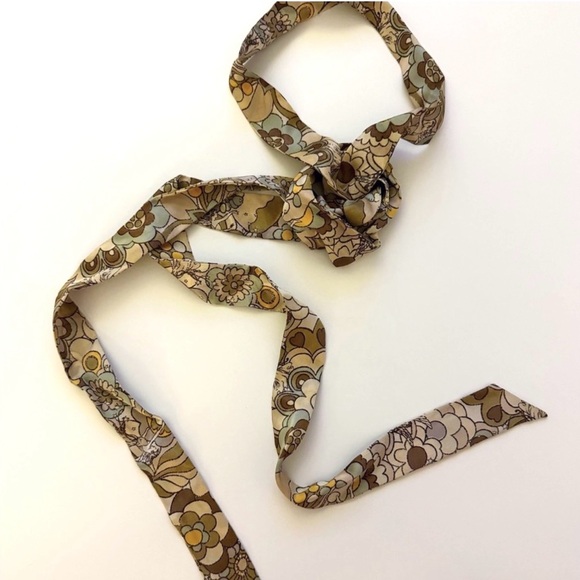 VTG GAP Floral Patterned Silk Scarf
